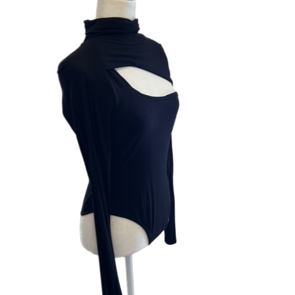 EUC Dollskill WinWin Cutout Blk Turtleneck Longleeve Bodysuit L - Picture 4 of 10
